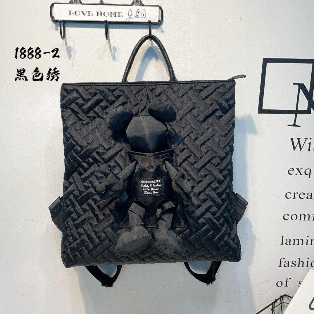 潮流新款双肩包时尚尼龙绣花背包简约大容量女包个性公仔包包休闲