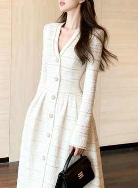 秋冬巨好看富家千金白色小香风气质v领连衣裙女2025年新款高级感