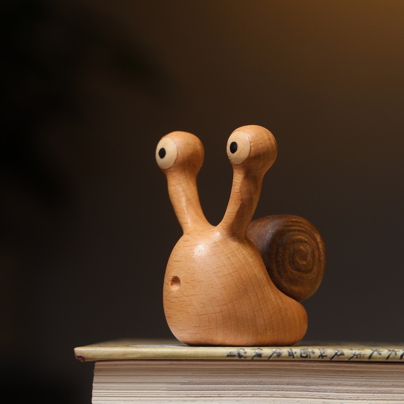 直播爆款榉木蜗牛按摩器创意点穴鼻刮经络按摩木质可爱蜗牛按摩器