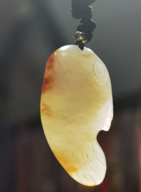 天然新疆和田玉手工雕刻小鱼年年有鱼挂件青金石原石挂件