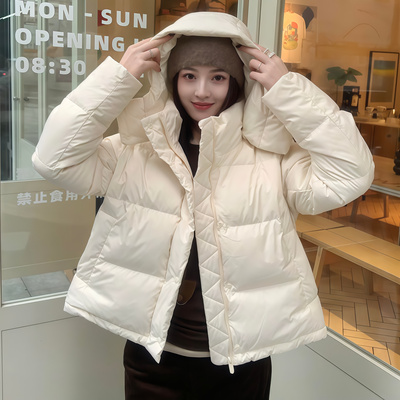 4格白色泡芙羽绒服女短款连帽