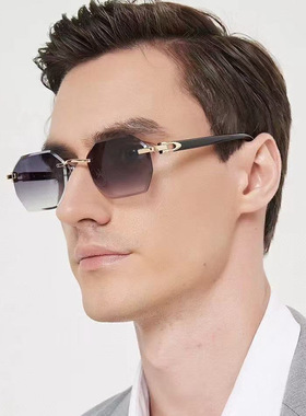 墨镜男开车欧美时尚无框眼镜