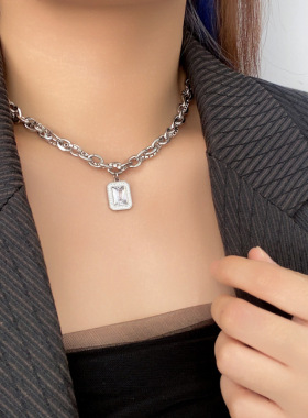 冷淡精致个性风潮宝石方块项链女小众设计简约气质轻奢文艺毛衣链
