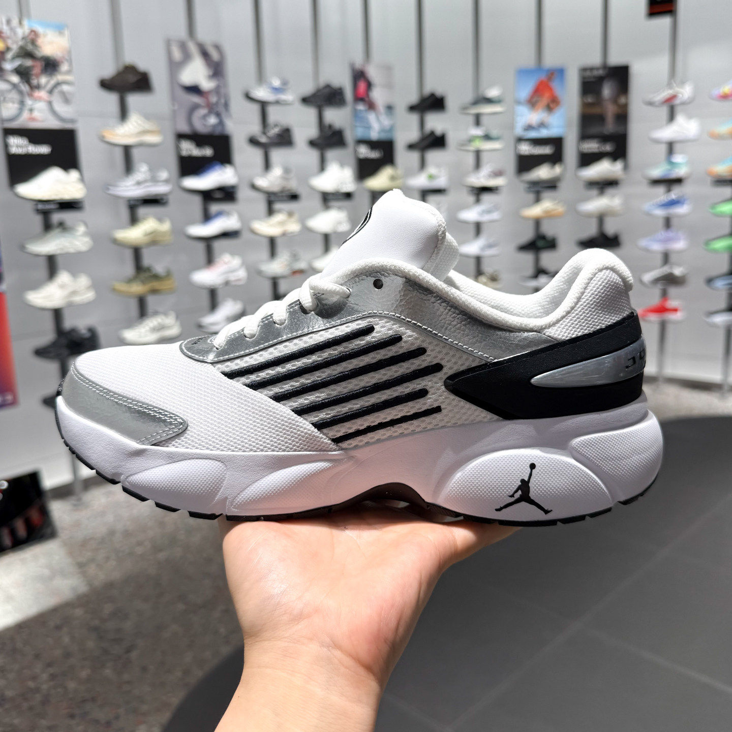NIKE耐克男鞋2026夏新款JORDAN缓震耐磨网面休闲运动鞋IR2281-100