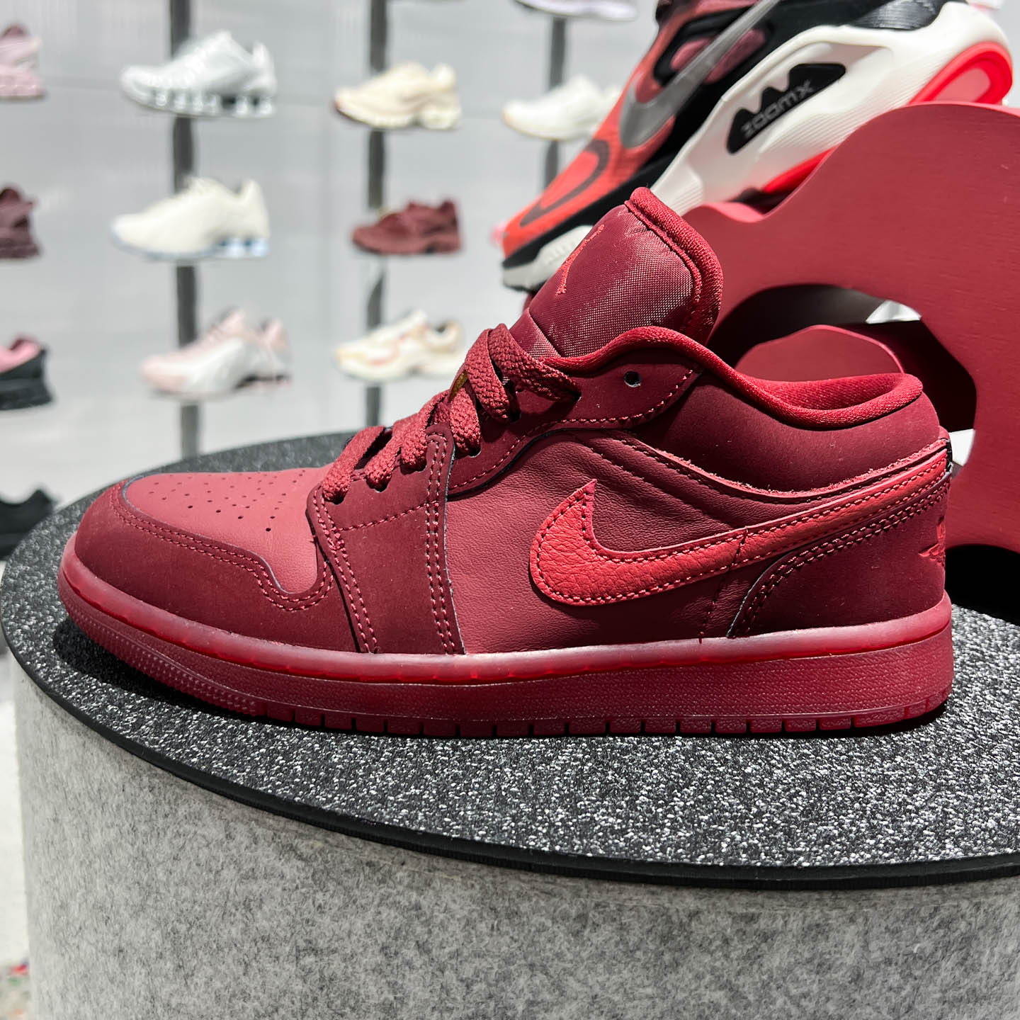 nike耐克女子AIR JORDAN AJ1情人节运动篮球休闲鞋锐力IB7012-600