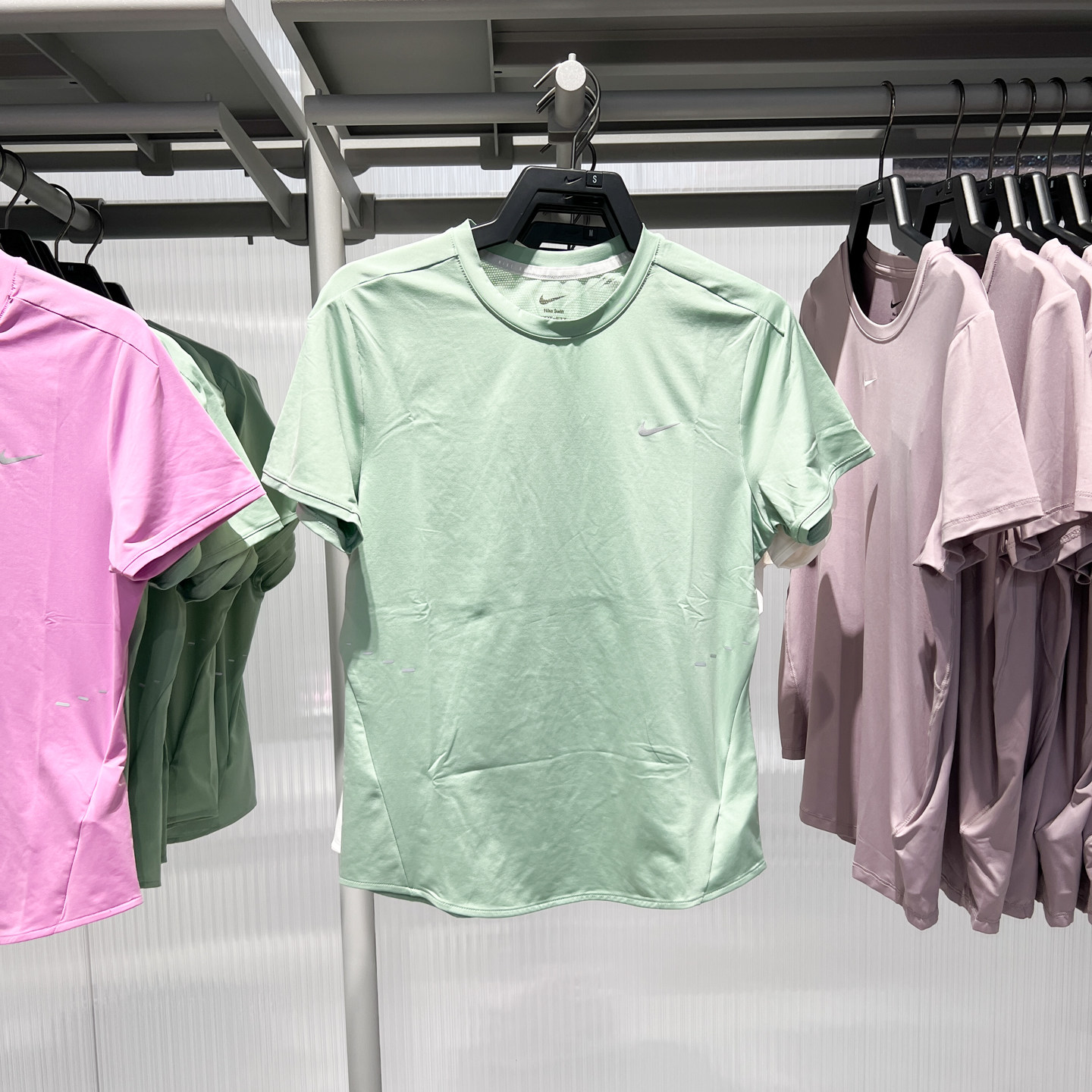 NIKE耐克女短袖夏新款DRI-FIT速干跑步上衣反光运动T恤HM9699-006