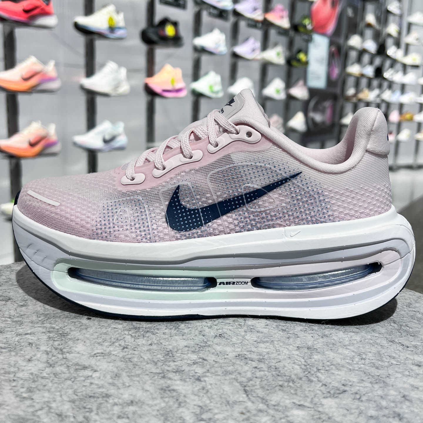 NIKE耐克女子W NIKE VOMERO PREMIUM运动训练跑步鞋HM5973-606