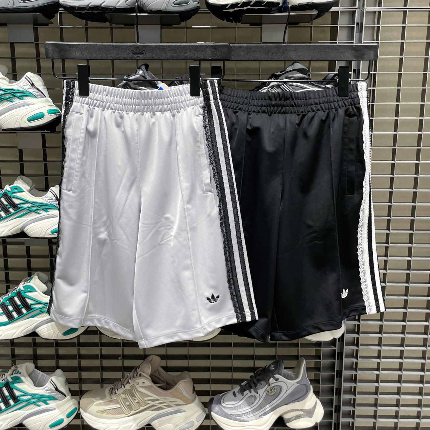 Adidas三叶草女裤2026夏