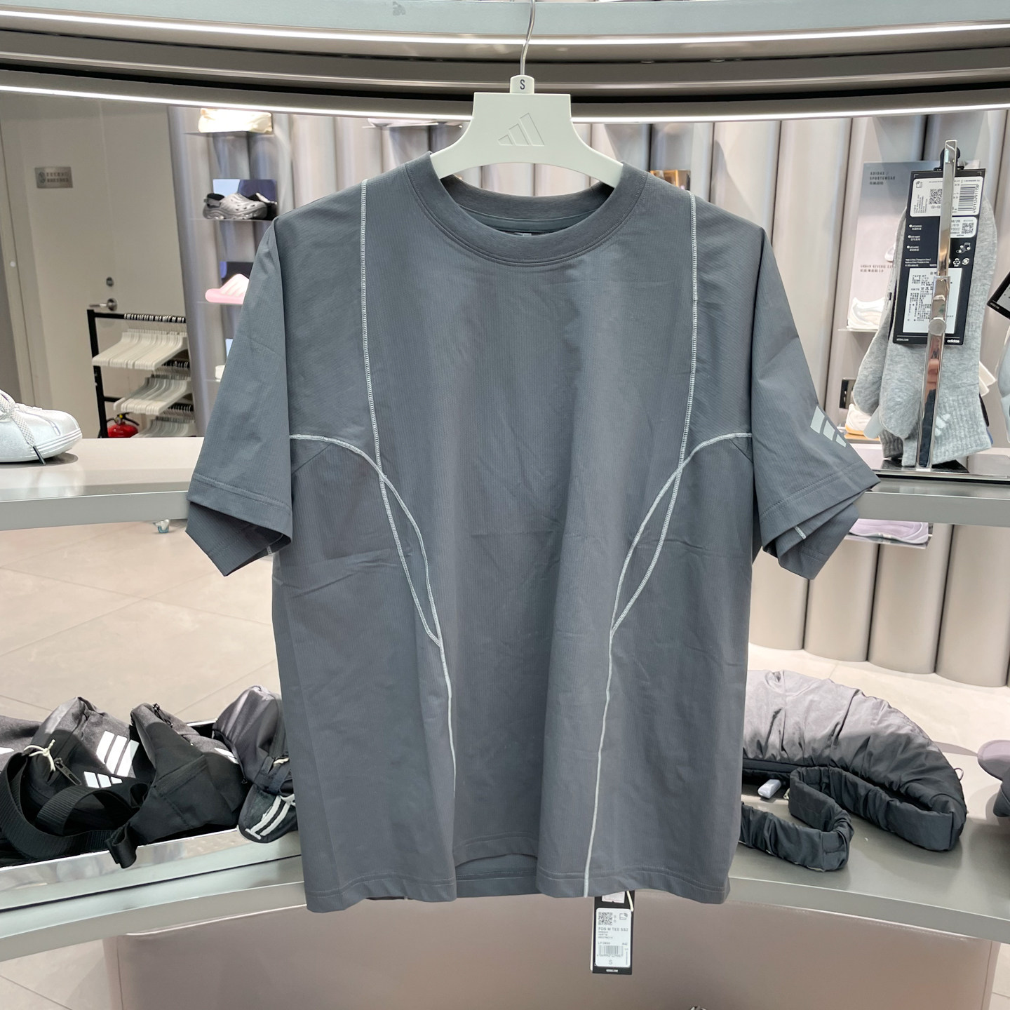 Adidas阿迪达斯男子2026