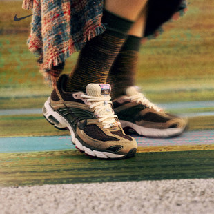 MOTO MAX AIR 220 马年新年复古跑步老爹鞋 IQ1150 Nike耐克女鞋