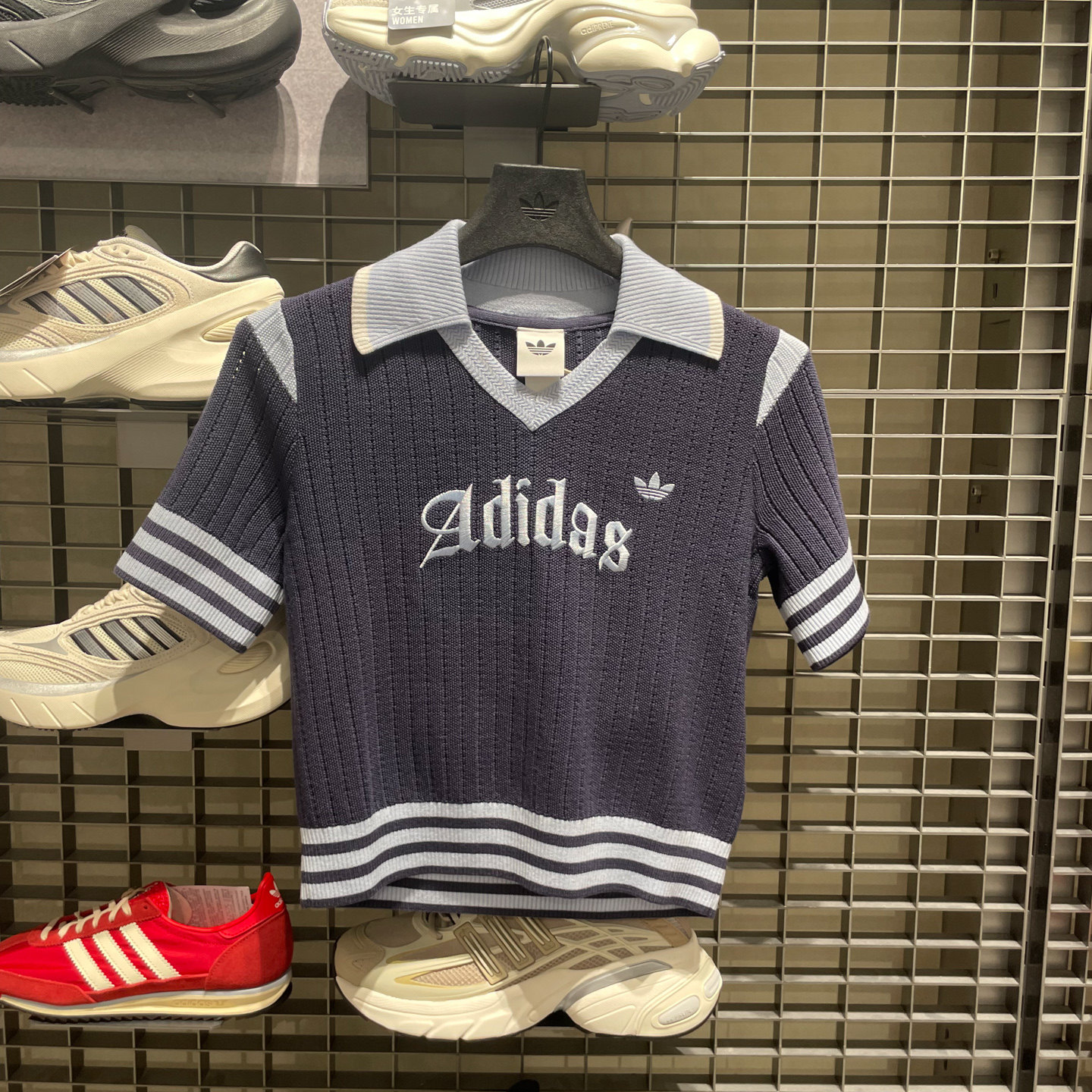 adidas阿迪达斯三叶草翻领针织运动衫女高腰短袖POLO衫T恤 KT3047