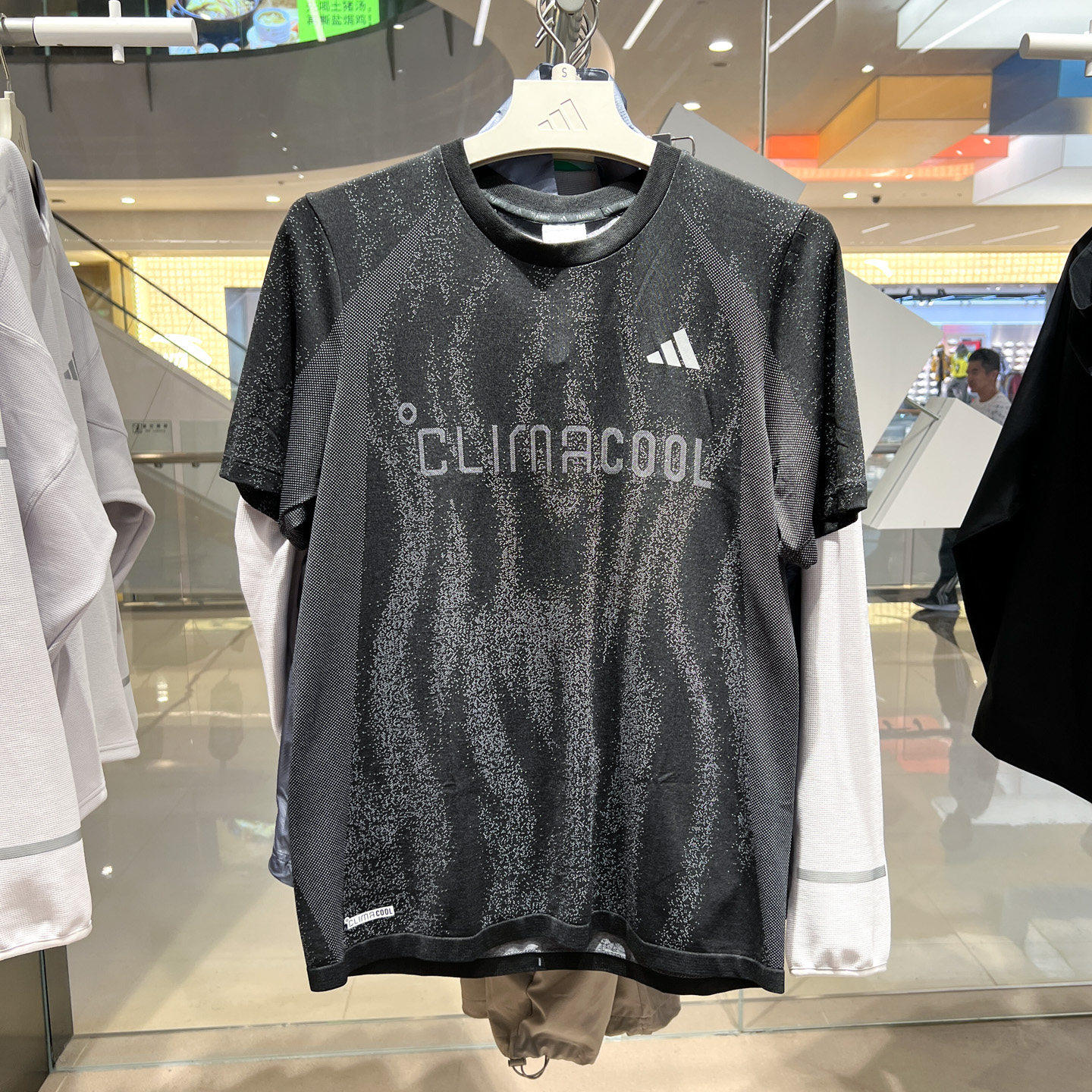 Adidas阿迪达斯男装2026秋款黑灰渐变斑驳速干运动短袖T恤 KG5329