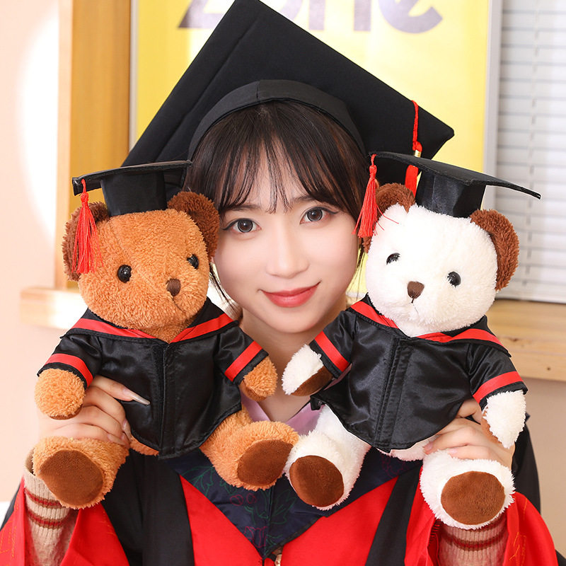 五叶草毕业小熊公仔学士服