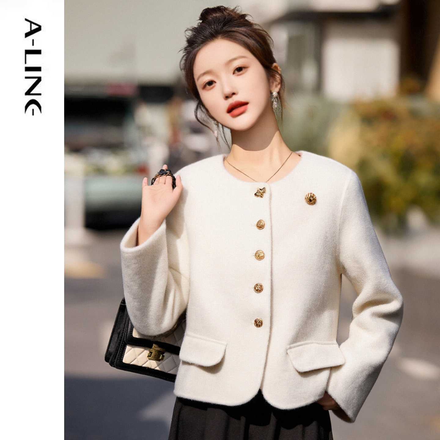 阿莱千金风米白色短款绵羊毛外套