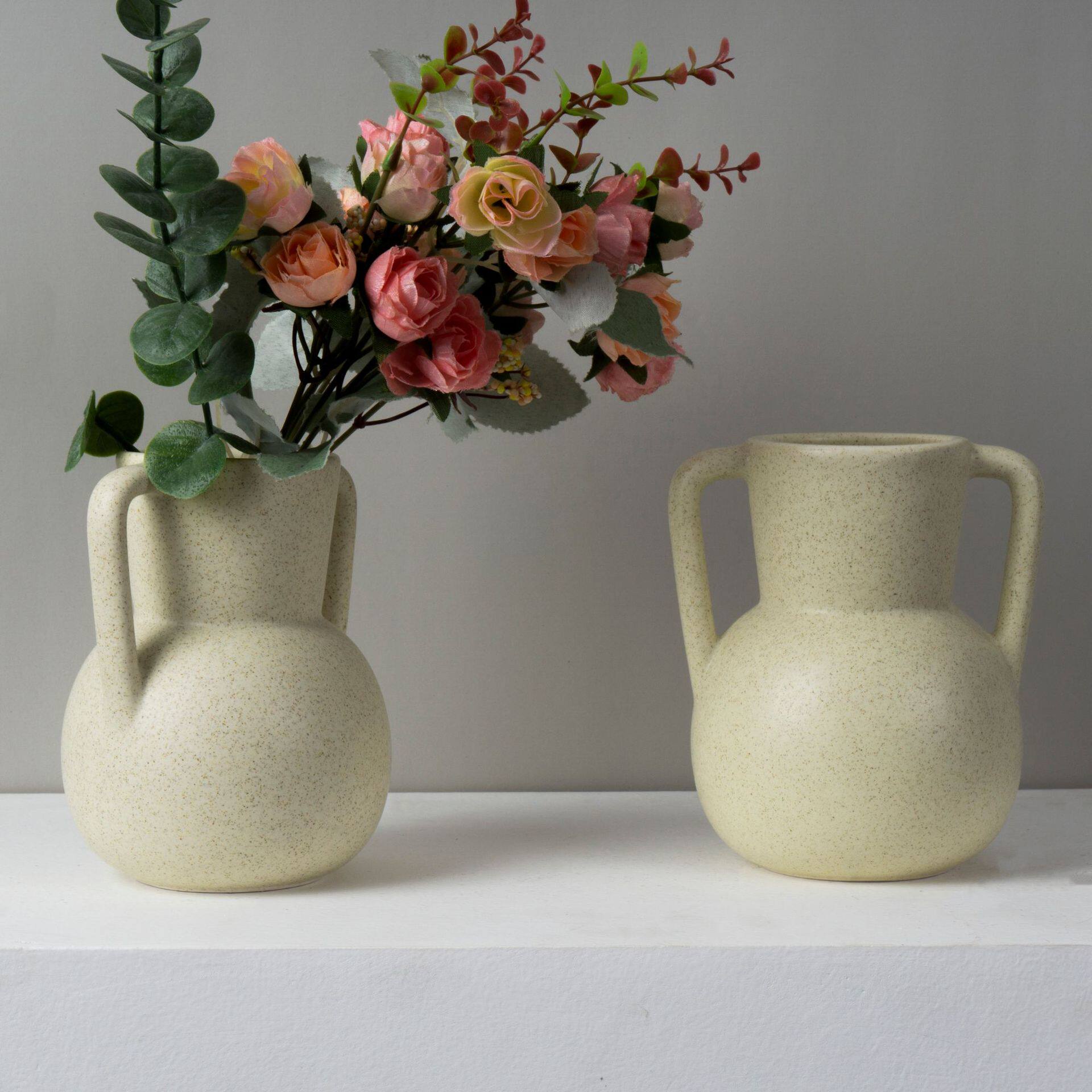北欧风素烧陶瓷花瓶桌面摆设轻奢高端双耳餐桌花艺摆件装饰