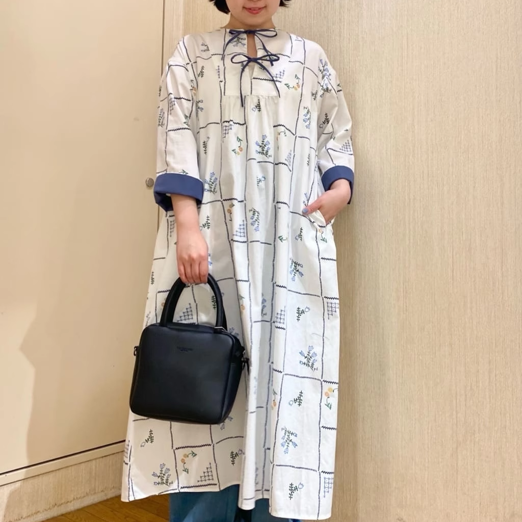 日系25秋季新款PDD甜美时尚满印花半领系带减龄百搭连衣裙