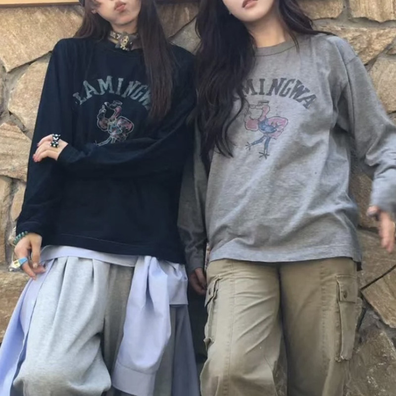 日系25秋新款火烈鸟字母印花后口袋刺绣竹节棉舒适百搭长袖T恤