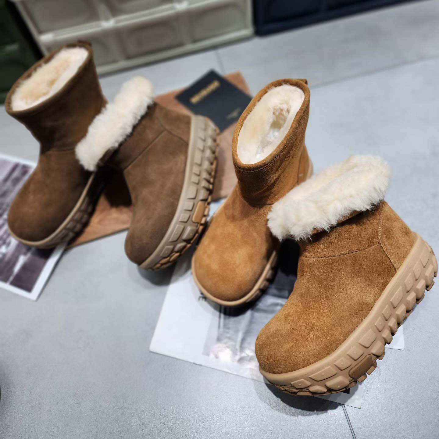 纯皮羊毛雪地靴轻便软底防滑棉鞋