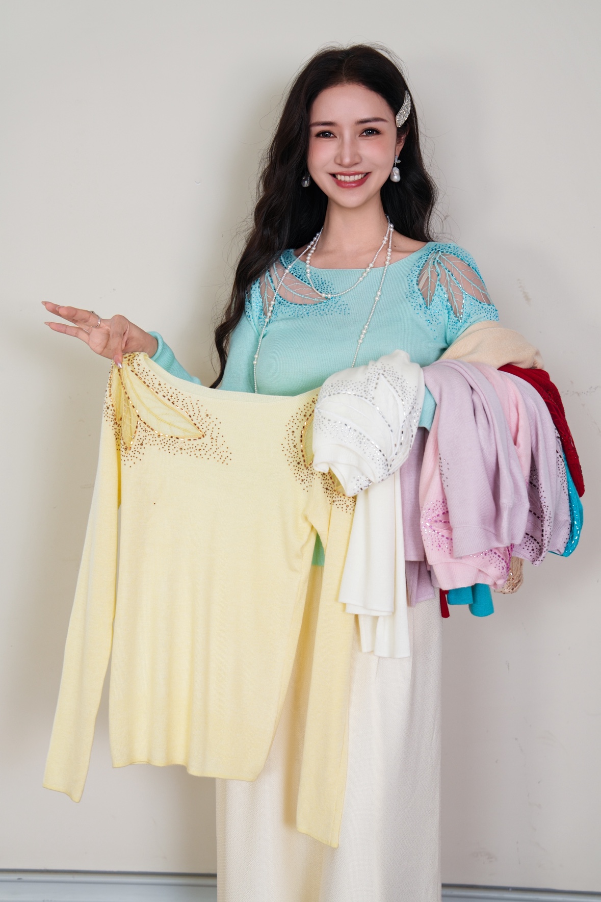 超细羊毛打底衫外穿烫钻重工修身显瘦百搭高级针织毛衣上衣