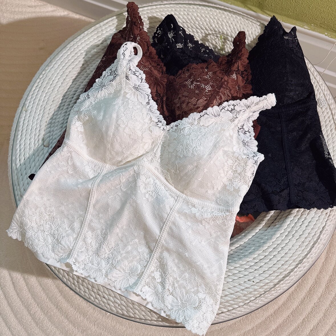 2025新款蕾丝蛋白保暖背心女带胸垫内搭无袖V领修身吊带上衣