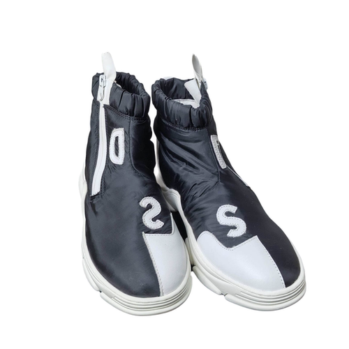 圣迪家轻便舒适撞色拼接运动鞋