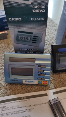 现货正品Casio卡西欧闹钟DQ-541-8R 创意静音可爱 含贪睡闹铃