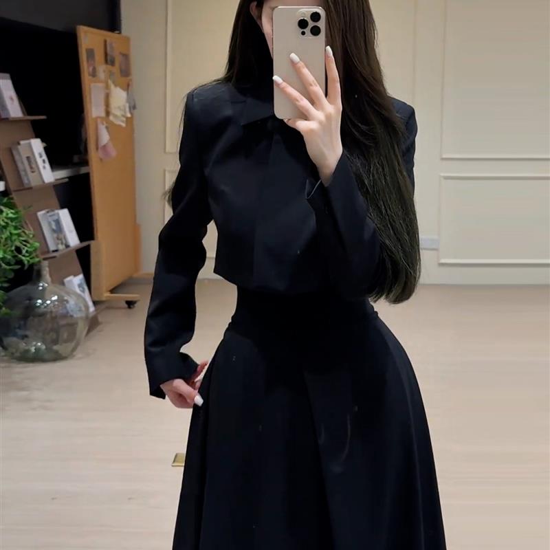 法式赫本风黑色长袖连衣裙子女早秋季新款高级感西装套装长裙