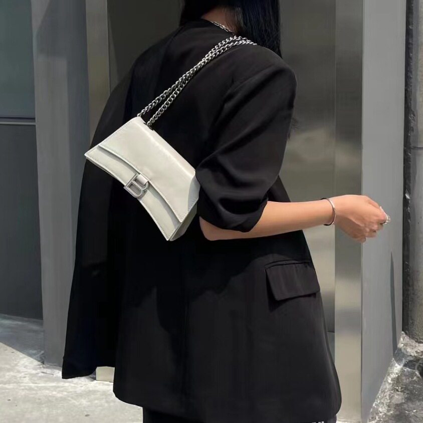 头层牛皮女包2024新款折纸感手抓纹链条迷你沙漏包单肩斜挎包