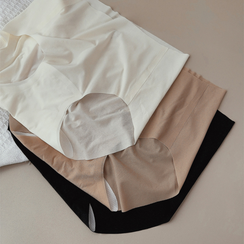 纯色无痕裸感3D一片式瑜伽内裤