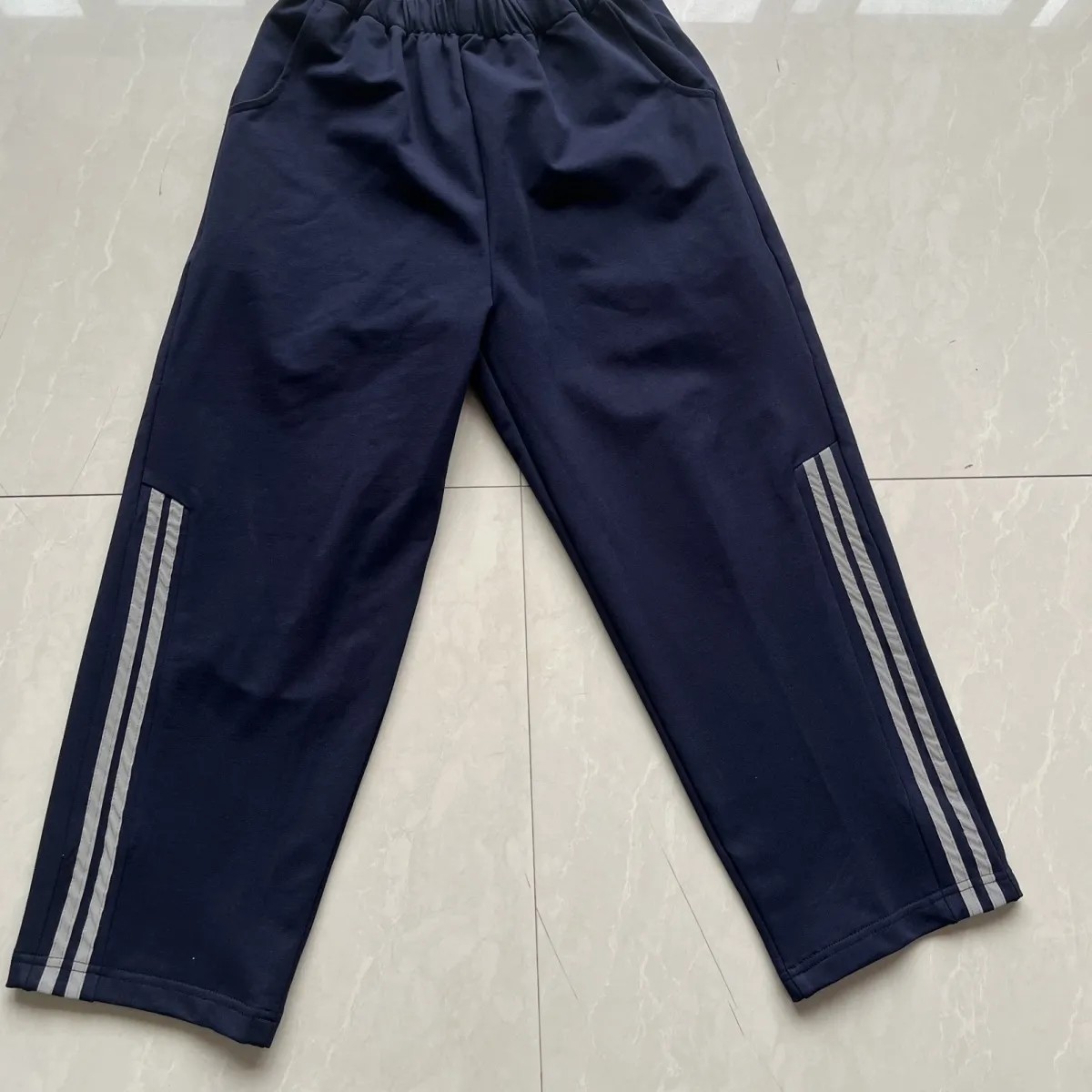 藏青色校服裤加绒加厚冬季男女中小学生直筒宽松腿两条半截反光条