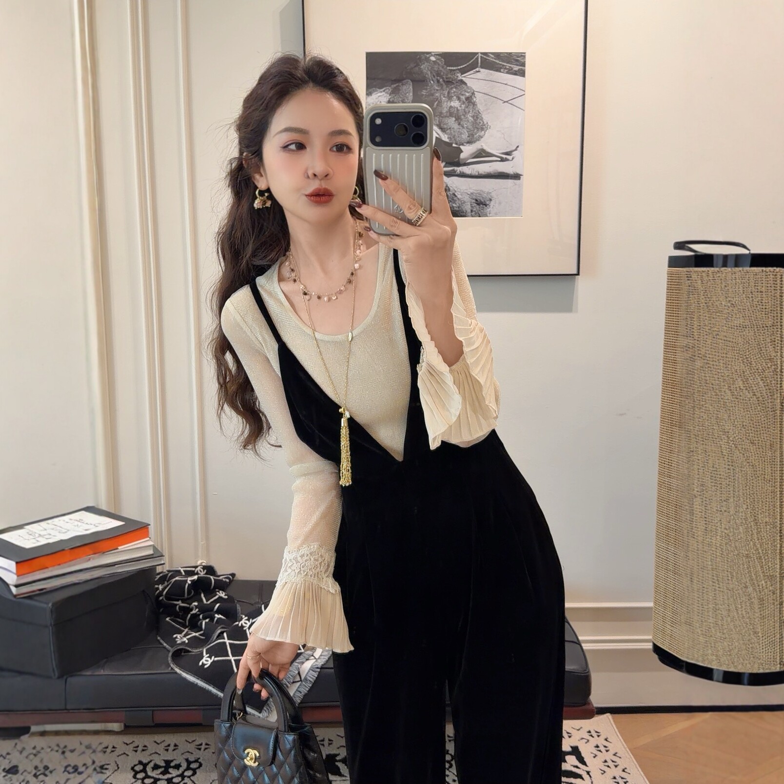 PINZIKO 大兔子 重工蕾丝喇叭袖亲肤弹力网纱显瘦圆领打底T恤