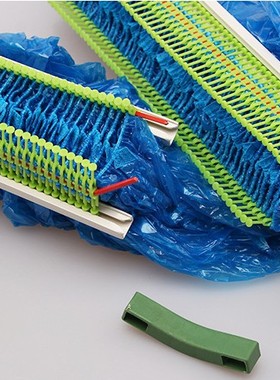 脚拉式鞋套机X801-100连续式鞋套机用鞋套塑料无纺布