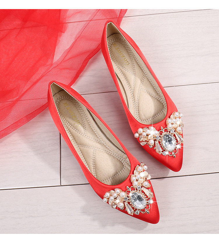 2021女鞋春秋季新款尖头浅口单鞋红色串珠新娘鞋结婚鞋伴娘鞋