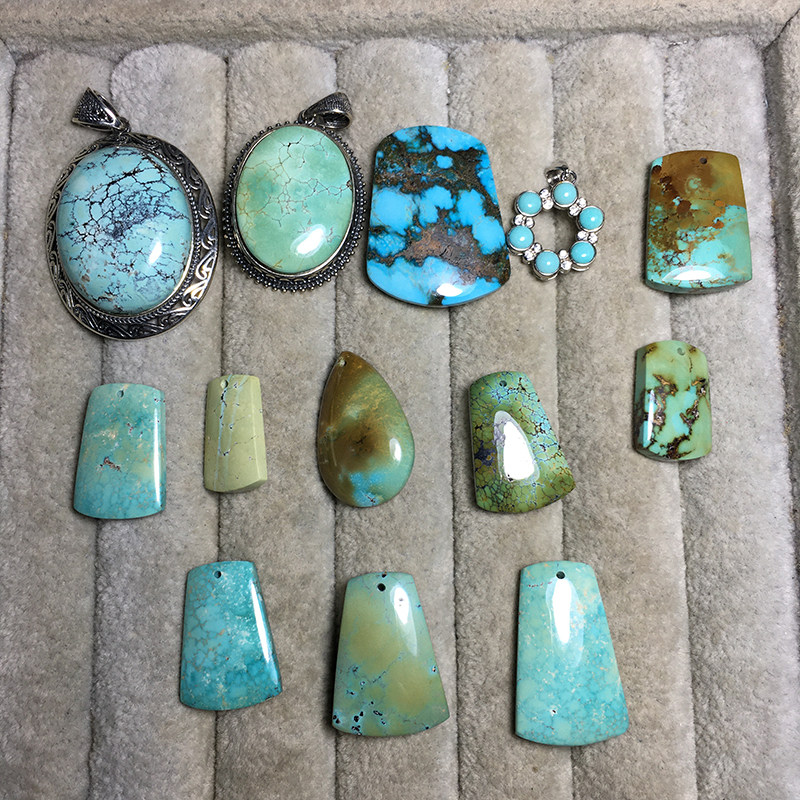 천연 원시 미네랄 호북 청록색 높은 도자기 파란색 녹색 메쉬 꽃 물방울 WUSHI 브랜드 남성과 여성 펜던트 펜던트 한 가지 그림