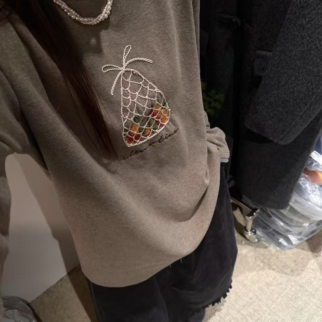 欧洲站2025冬季新款 欧货简约圆领菠萝刺绣图案休闲百搭长袖T恤