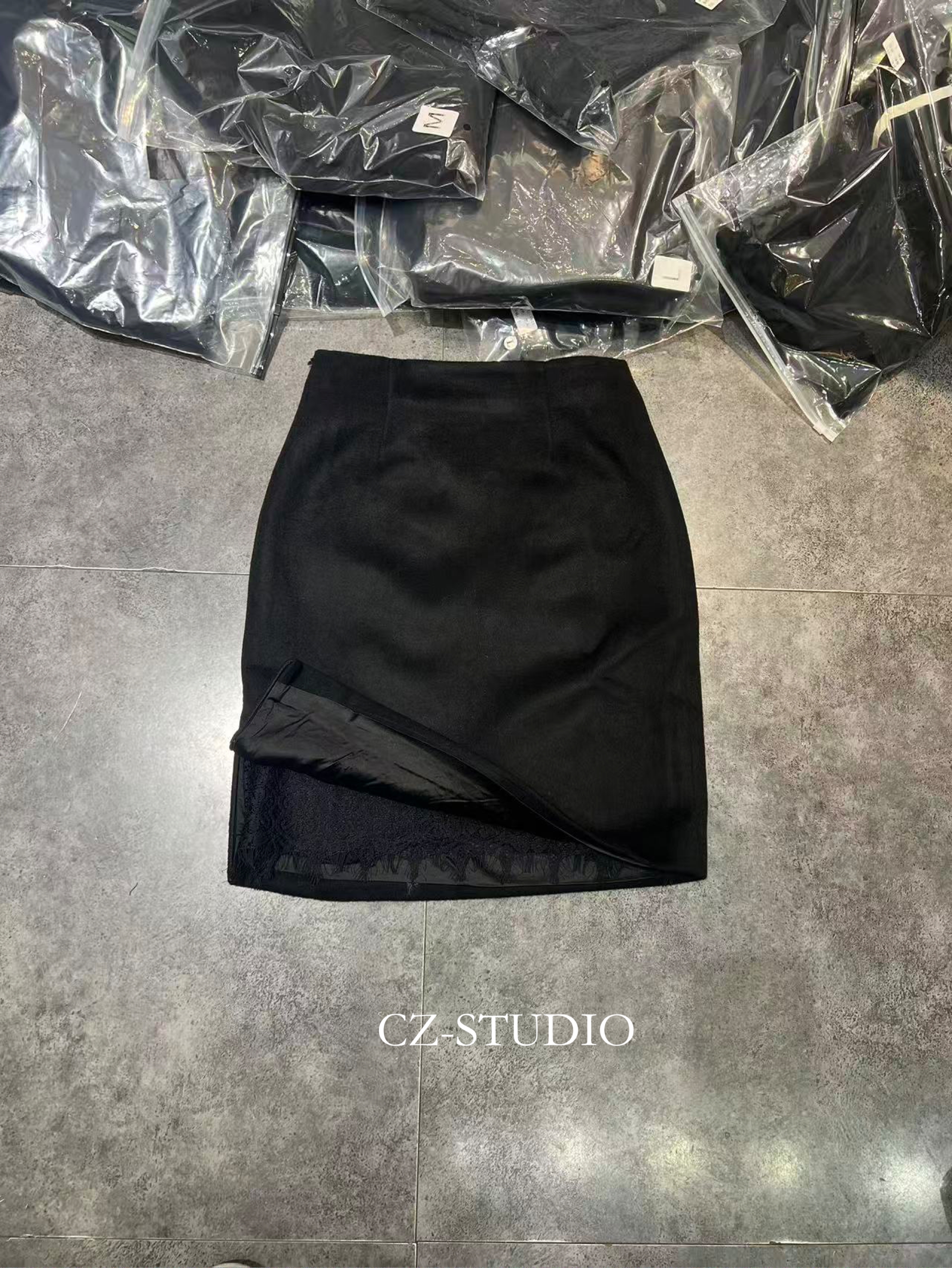 欧洲站2025秋冬新款欧货时尚高腰显瘦百搭A字拼蕾丝半身裙女包臀