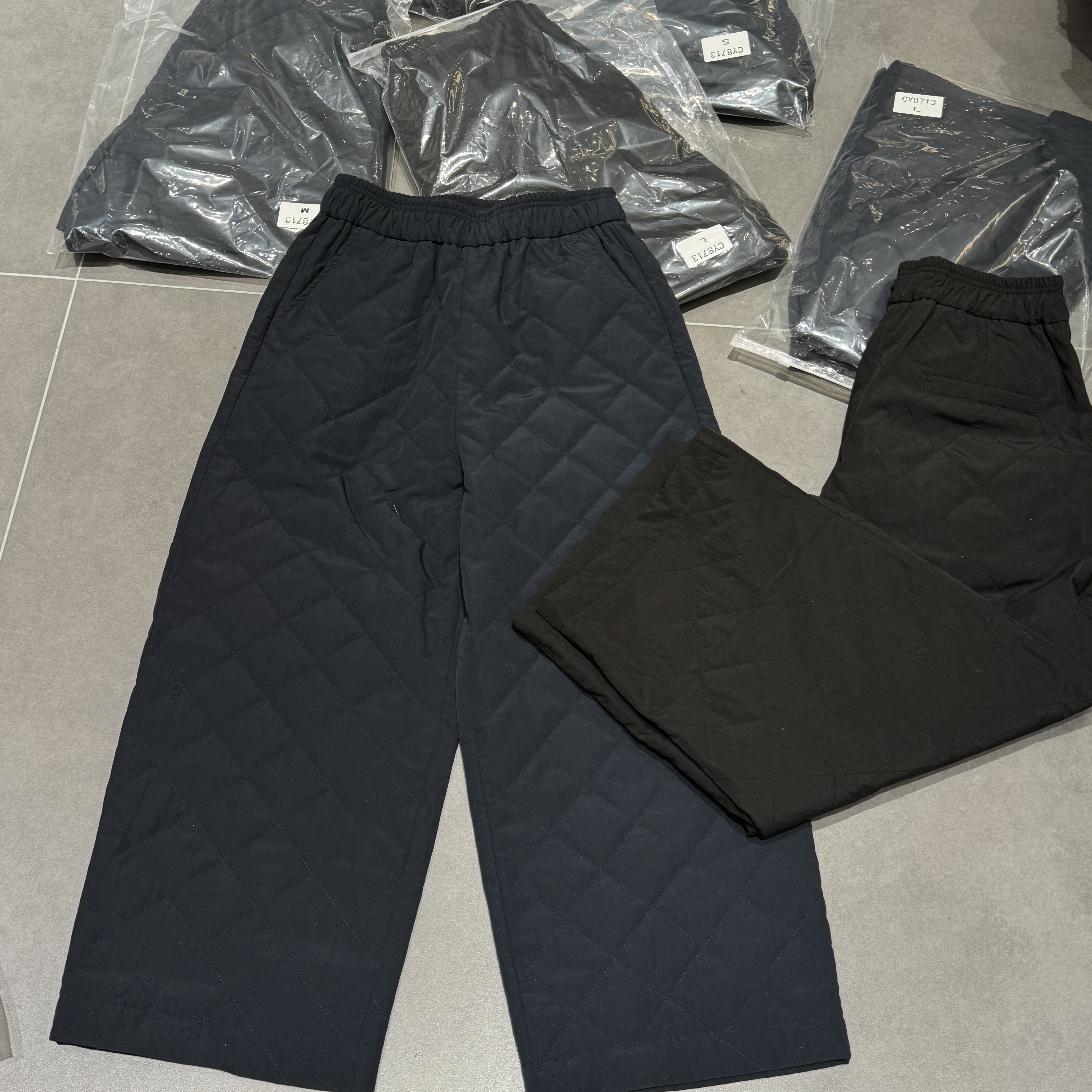 松紧腰菱格宽松显瘦休闲裤