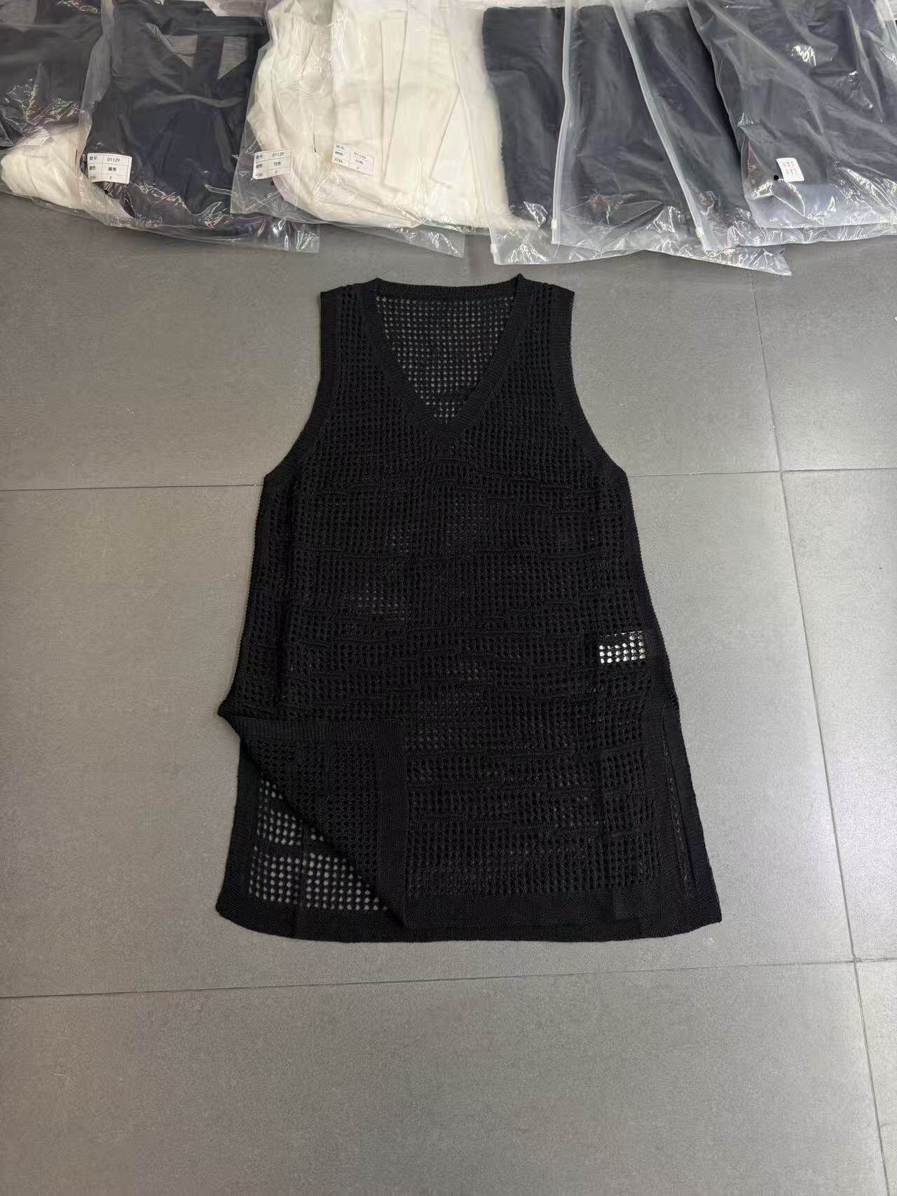 欧洲站2026春季新款V领镂空针织背心女无袖显瘦百搭马甲裙叠穿