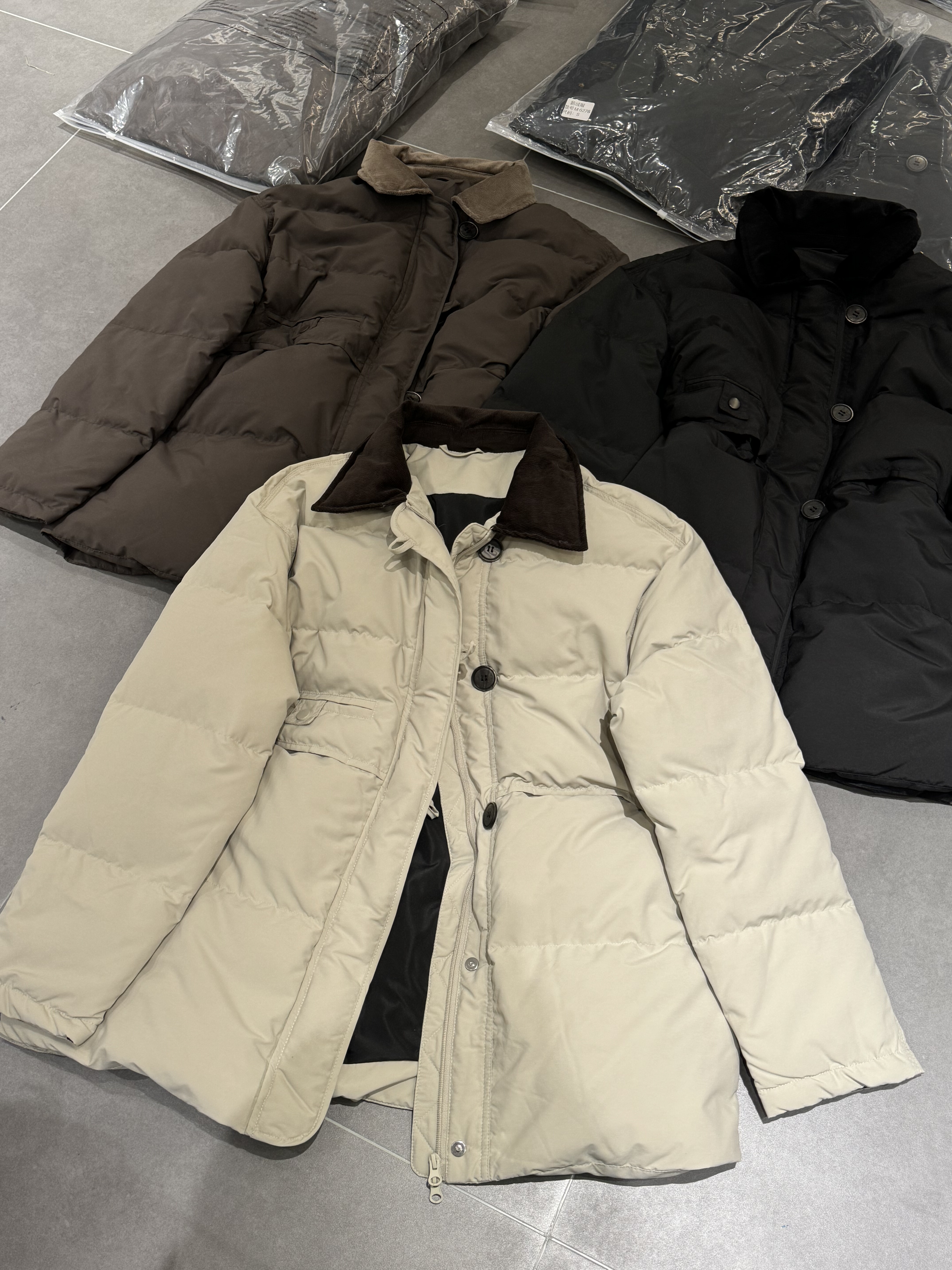 欧洲站2025冬季新款欧货时尚翻领拼接灯芯绒宽松百搭白鹅绒羽绒服