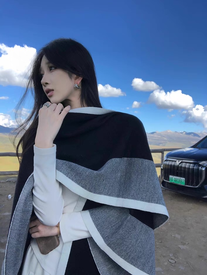 撞色羊毛斗篷披肩慵懒保暖围巾女
