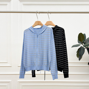 秋日松弛感担当 亚麻透气 莱塞尔柔糯 241条纹拉链连帽开衫