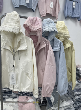 轩轩魅丽依族27-080 连帽拼接蕾丝薄外套 冲锋衣外套