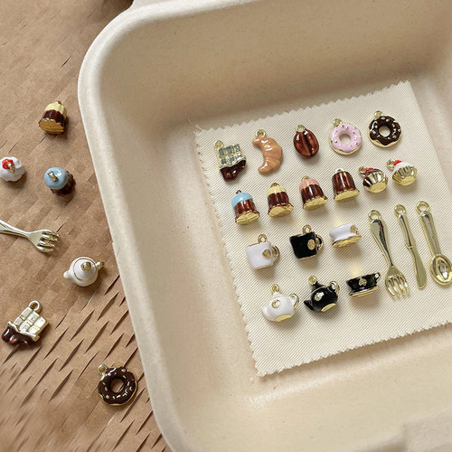 迷你食物系列蛋糕牛角包甜甜圈咖啡吊坠diy手链项链手机链配件