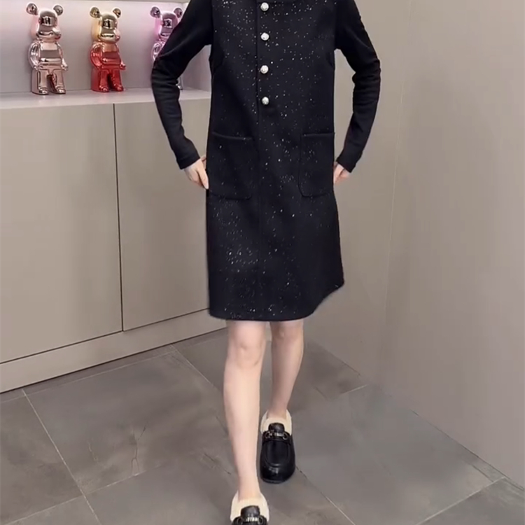 小香风爆款套装女2025年冬季新品极简风打底衫满天星马甲裙两件套