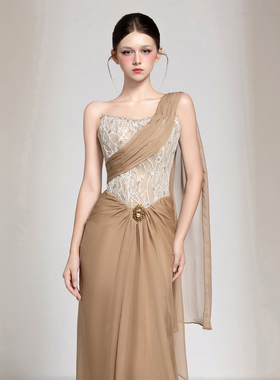 越南小众品牌CHOU PHAN 2025年秋季新款魅力时尚咖色抹胸裙