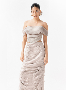 越南小众MUSTHAVE 2023年夏季新款倒三角吊袖上衣+压褶高腰半裙