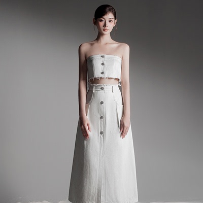 紧密针织面料毛须露腰套装裙