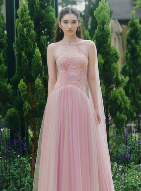 越南小众LINH PHUNG 2026冬季新款仙气飘飘粉色亮片网纱裙