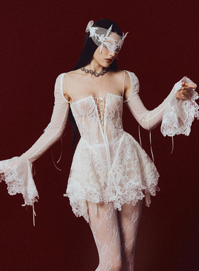 越南品牌LA VIERGE 2025年冬季新款纯欲风镂空蕾丝裙