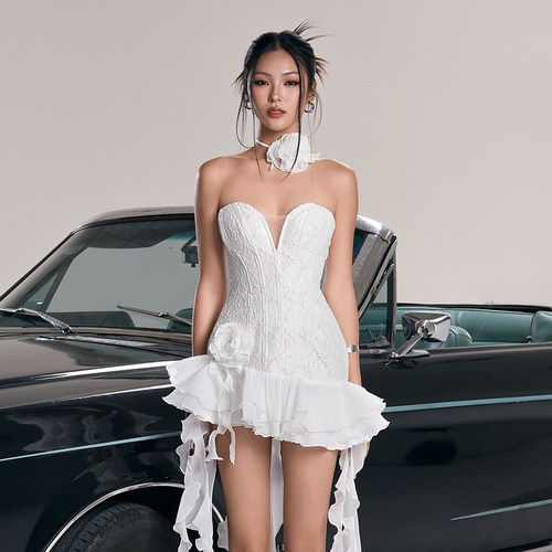 越南小众品牌LANECI 2025年春季新款绝美纯欲白色花朵木耳边裙